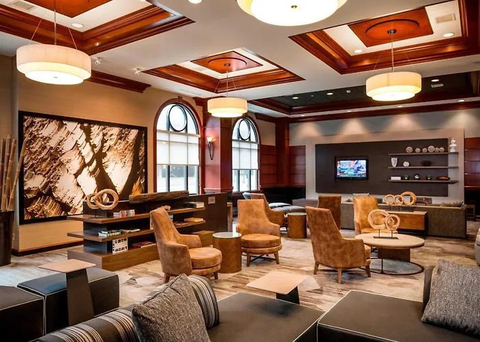 Courtyard By Marriott Norfolk Downtown
