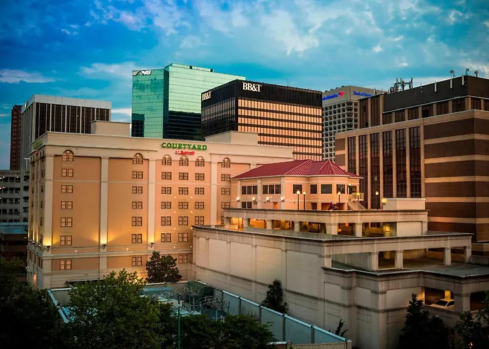 Courtyard By Marriott Norfolk Downtown